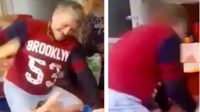 Photo of Un nou caz de violenta zguduie Romania. Un barbat din Suceava, filmat in timp ce isi loveste cu salbaticie copilul de doar 8 ani